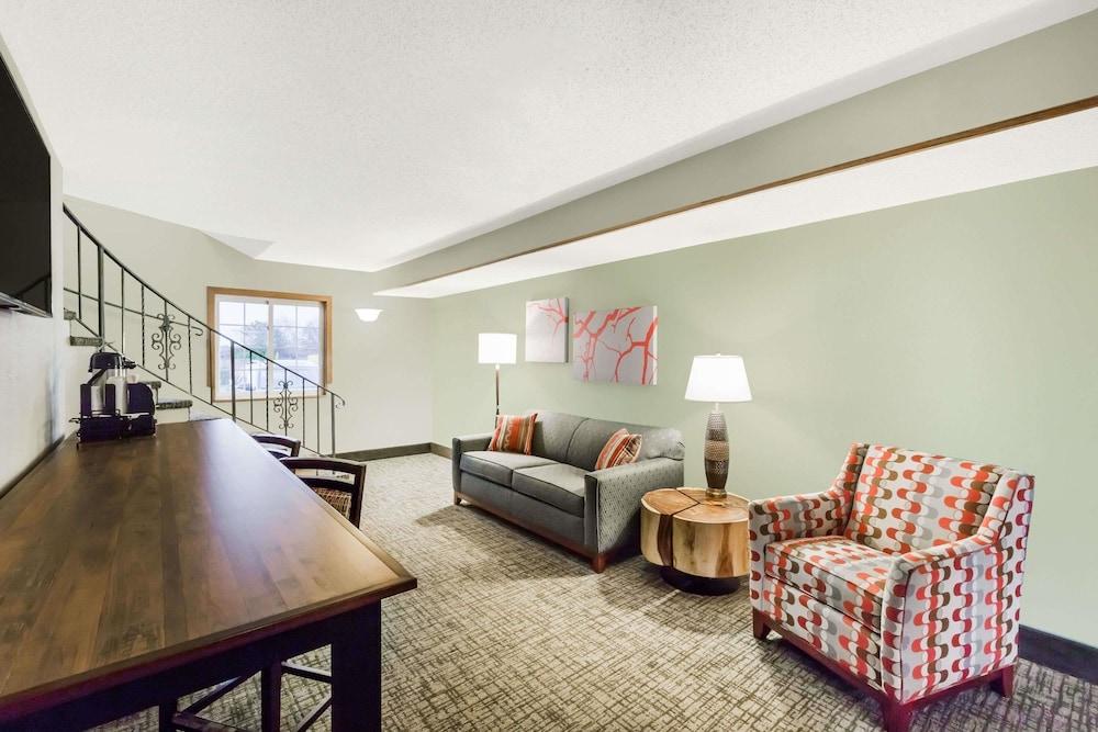 Wyndham Garden Ankeny Hotel Exterior photo