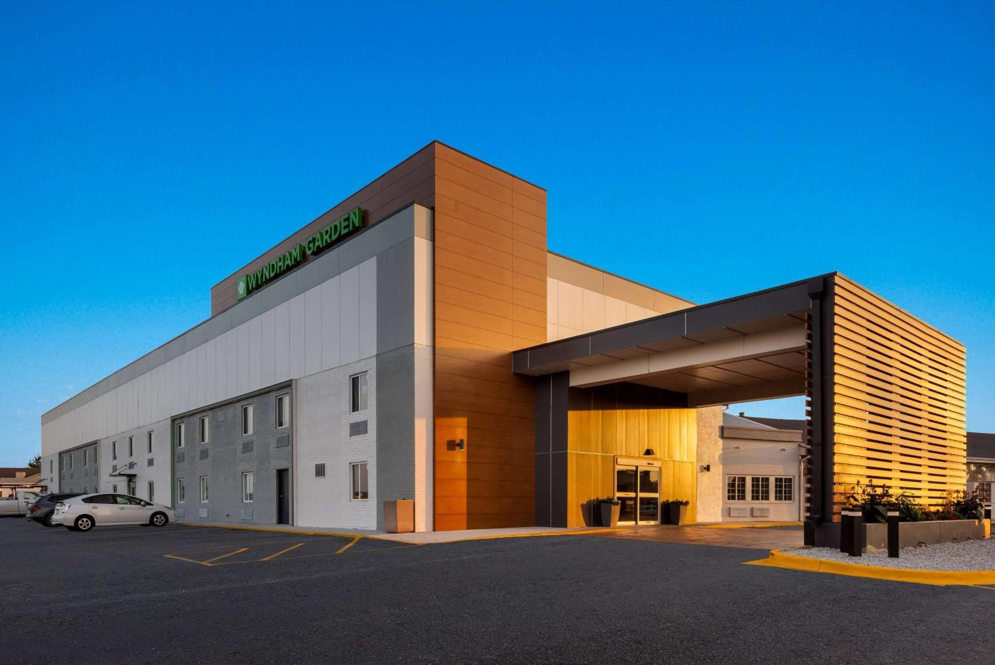 Wyndham Garden Ankeny Hotel Exterior photo